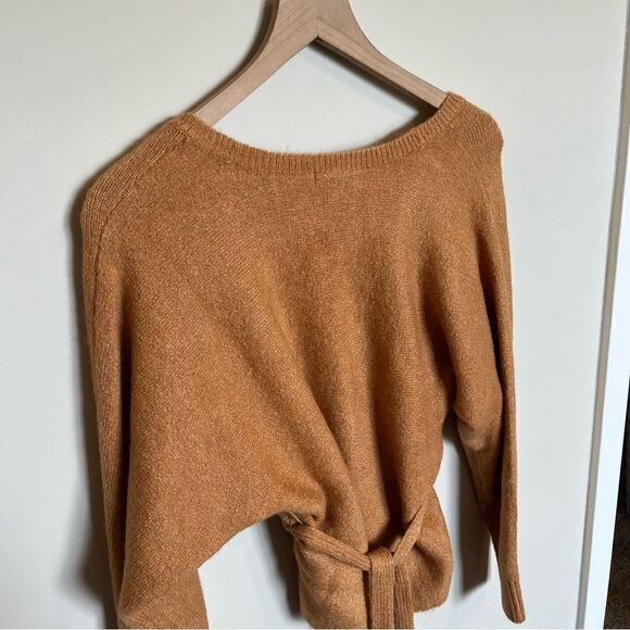 NWOT Shoedazzle Wrap Front Sweater - Picture 8 of 10